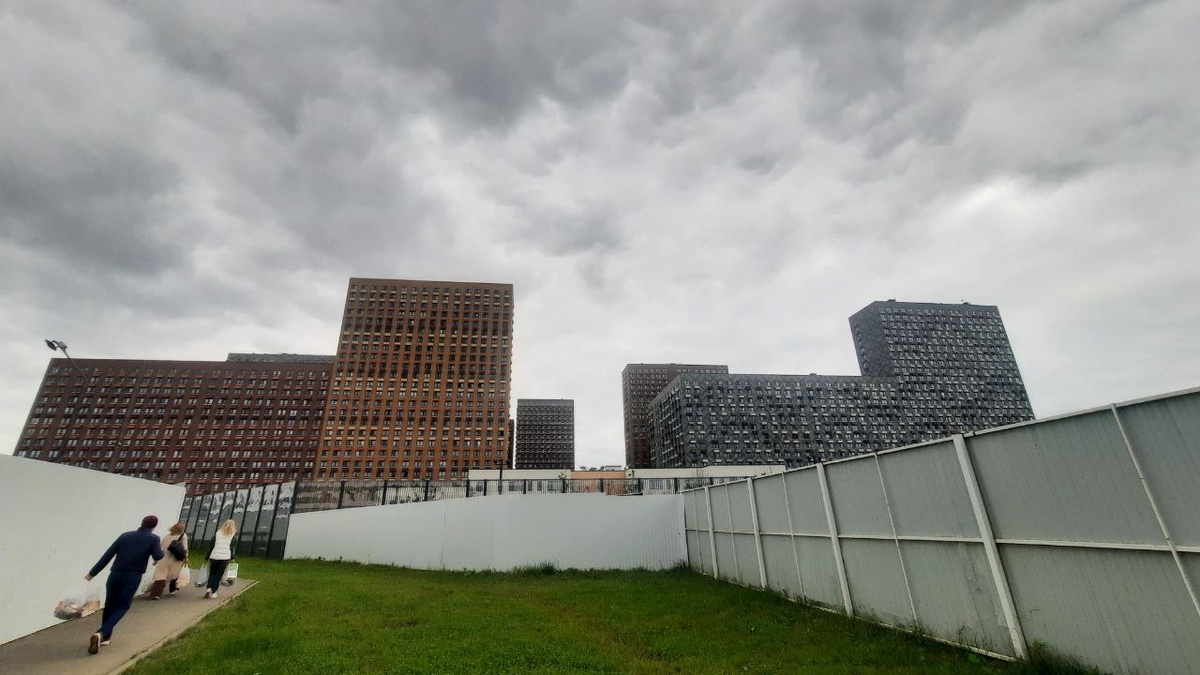 Это первое что видишь, выходя из автобуса