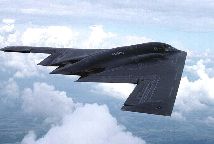    Стратегический бомбардировщик B-2 / Источник: U.S. Air Force
