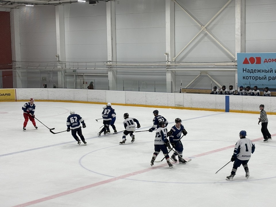    Игра была товарищеской, поэтому привычные три периода по 20 минут превратились в два по 25. Софья КОНТОРЩИКОВА