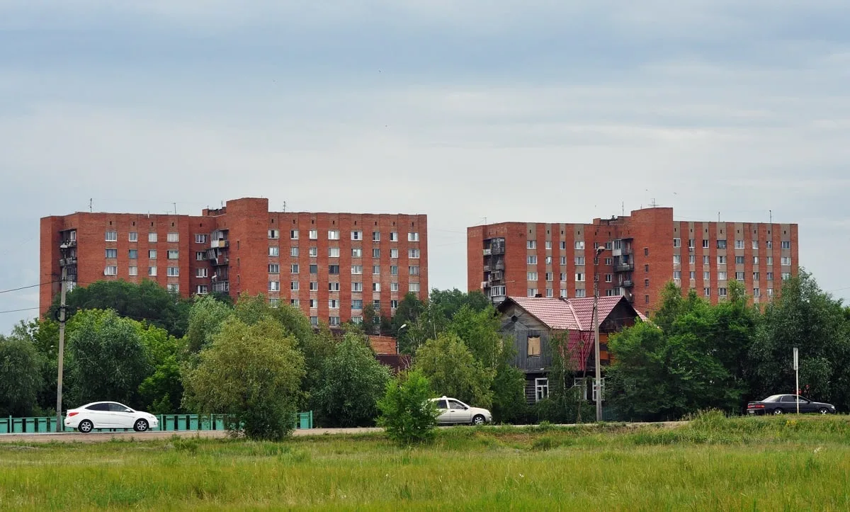 Г.Омск, ул.4я Марьяновская (дом  4 справо) 