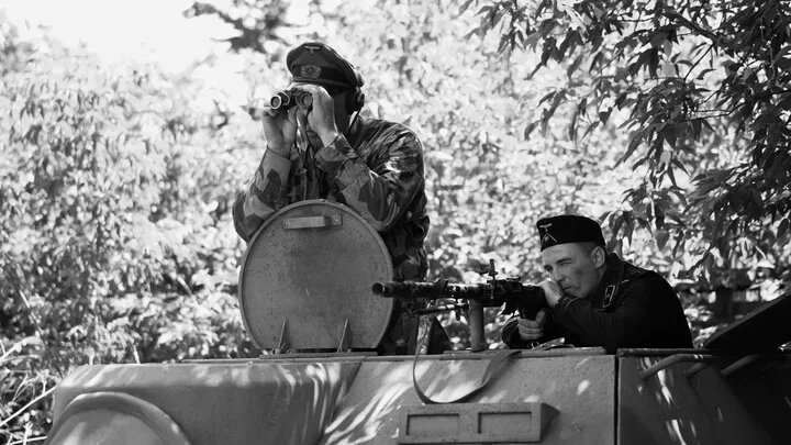 Кадр из музыкального фильма Сергея Зубарева "Закаты алые".