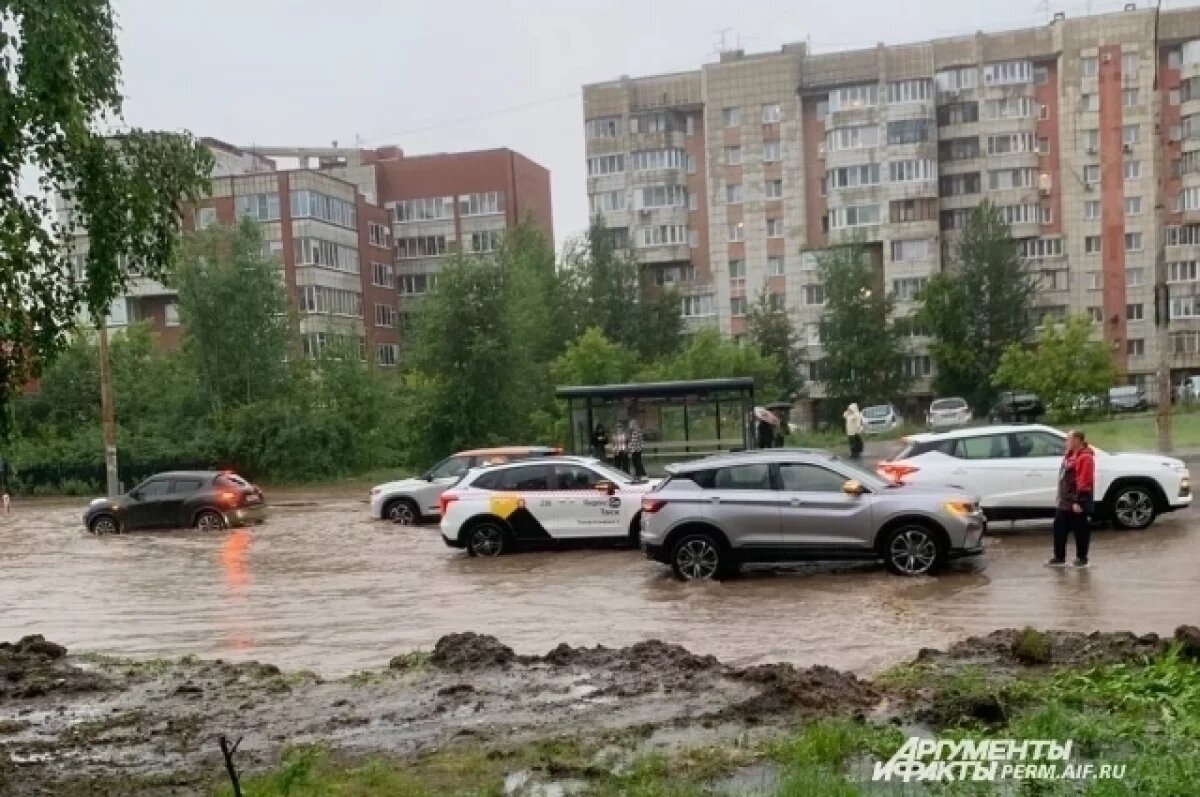    Не меньше десятка автомобилей лишились номерных знаков из-за ливня в Перми