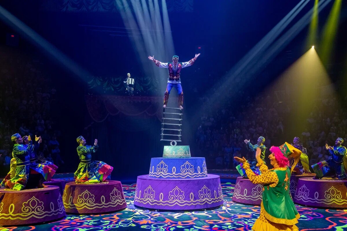 Демир Хертек в национальном цирковом спектакле-фэнтези "Мирас", фото Елена Гредюшко