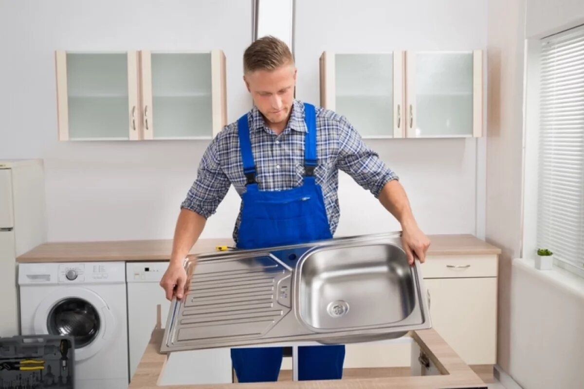    При создании дизайна кухни важно помнить не только об эстетике, но и о том, чтобы мойка была удобной и функциональной.