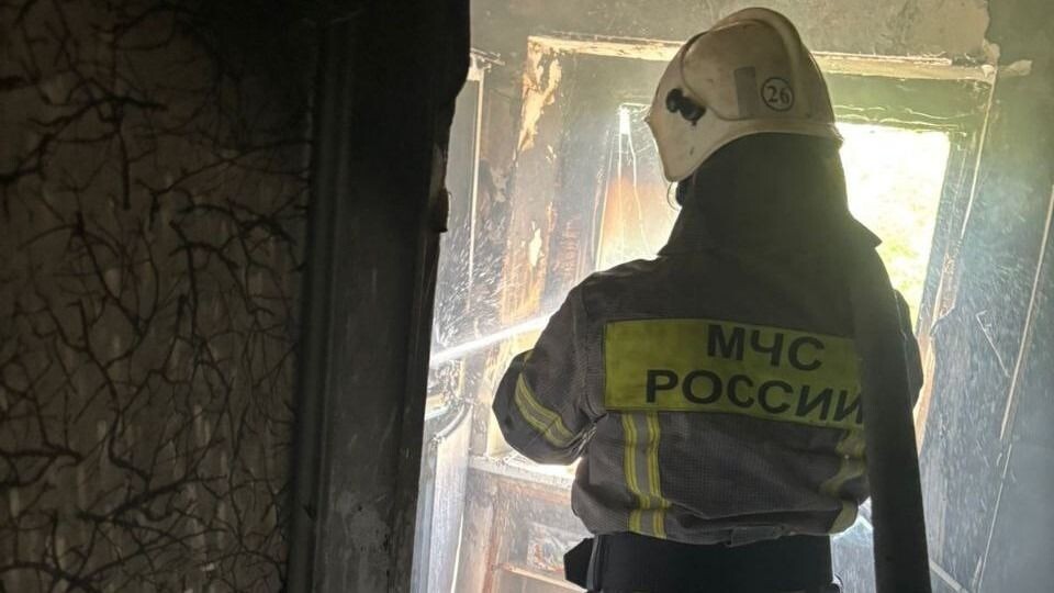    Пожар в квартире в Новоалтайске. Источник: t.me/mchs_altkray