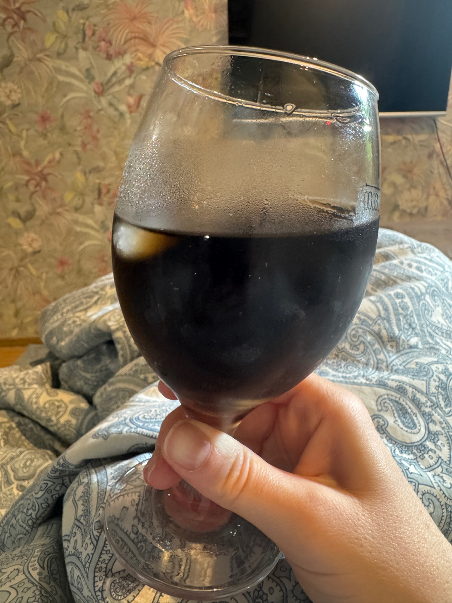 Но муж вспомнил про лекарство от легких форм всех этих кишечных историй - кока-кола