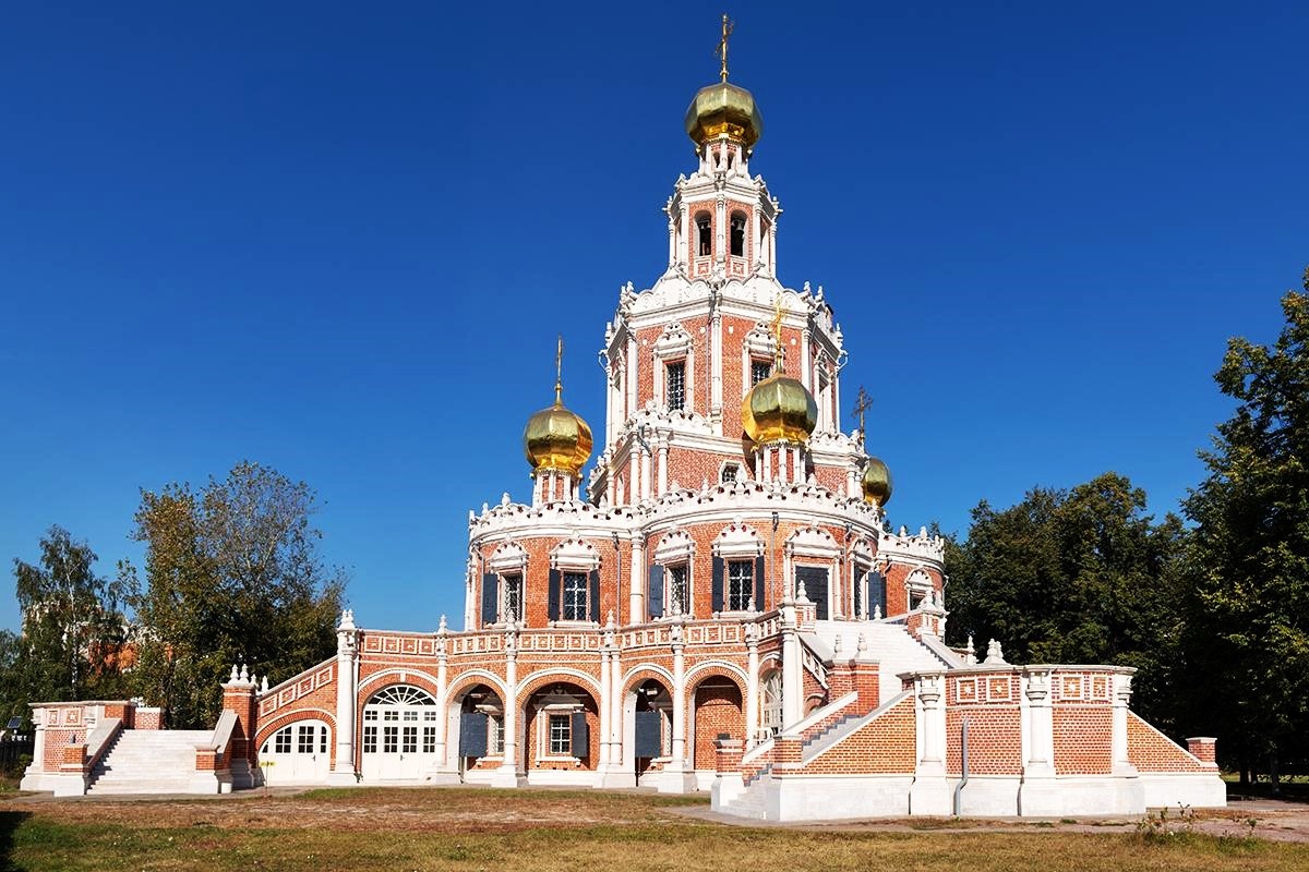 Церковь Покрова Пресвятой Богородицы в Филях. Москва. Архитектурный стиль - Московское (Нарышкинское) Барокко. Изображение из открытых источников.