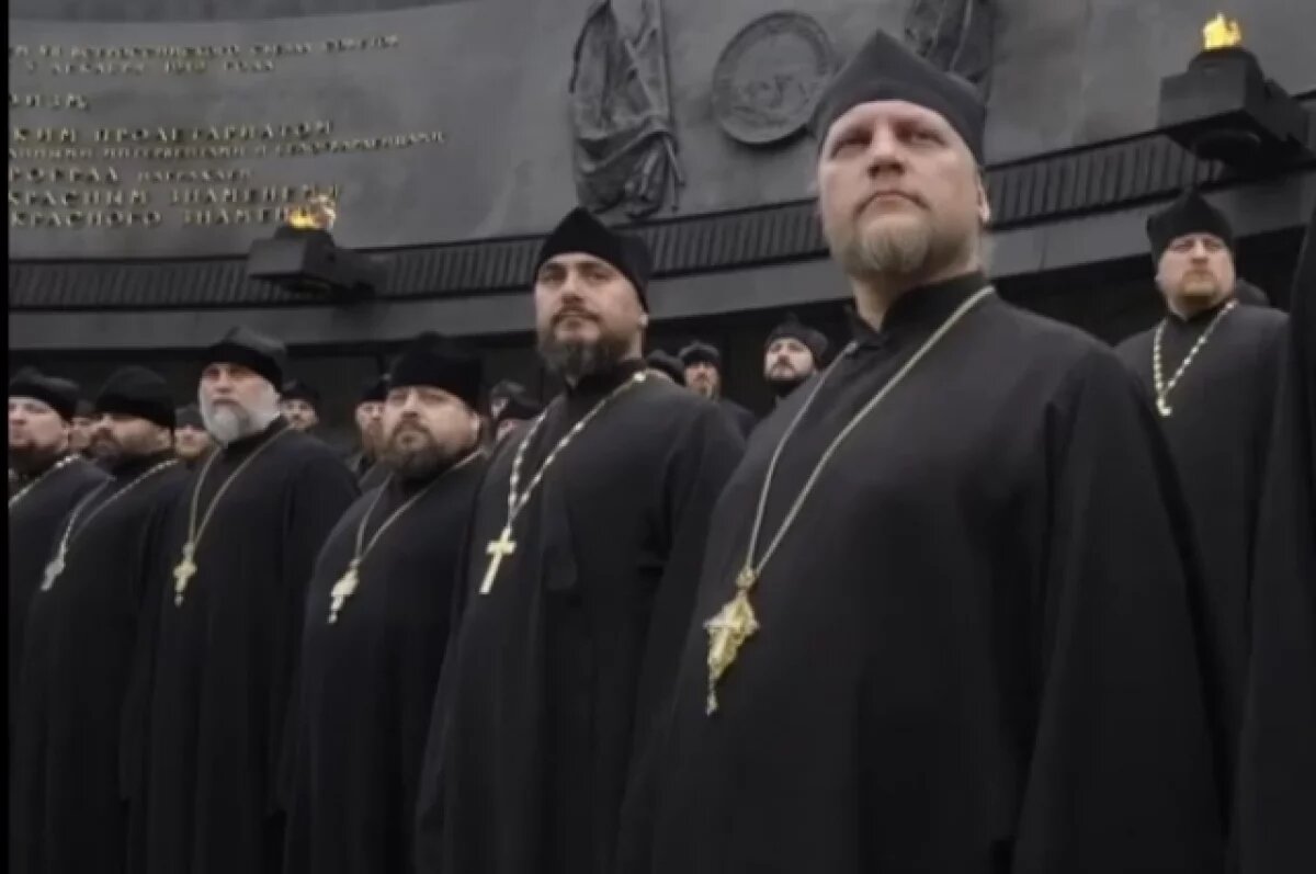    Псковские священники к Дню памяти и скорби исполнили «Священную войну»