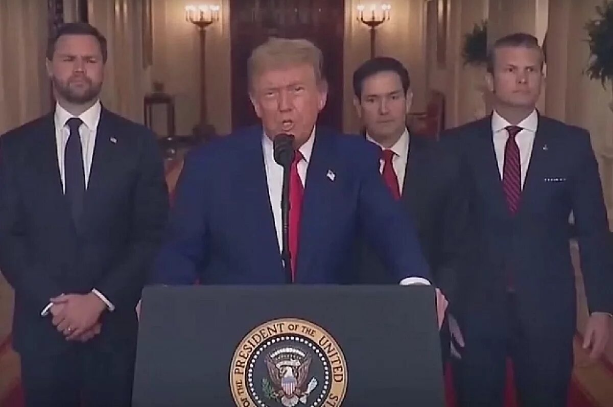    Дональд Трамп во время выступления с обращением к нации после удара по Ирану.