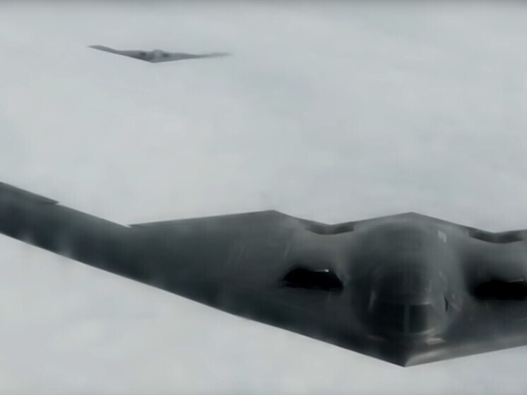     Американские бомбардировщики-невидимки B-2 First Strike. Фото: кадр из видео.