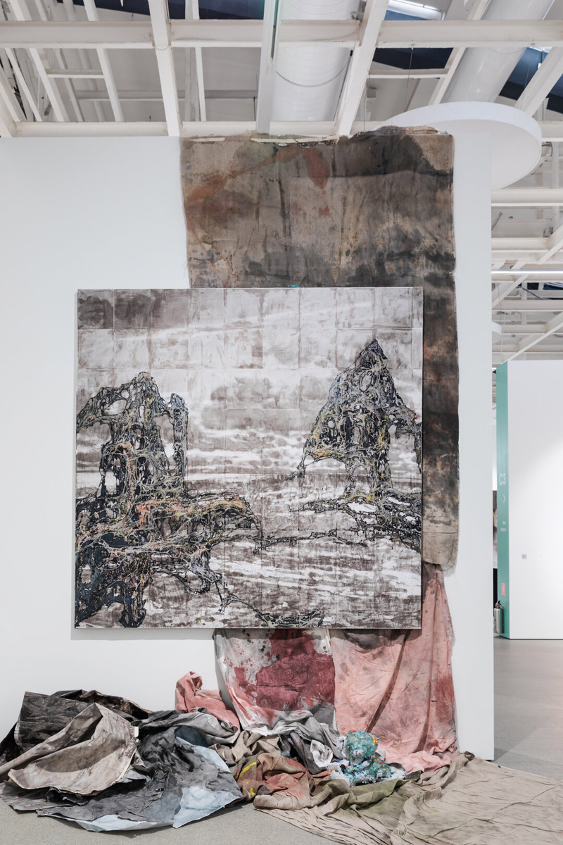    Галереи — участники ярмарки 1703 оформляют стенды в соответствии со своей айдентикой, как, например, Futuro... Фото: Фото предоставлено пресс-службой 1703