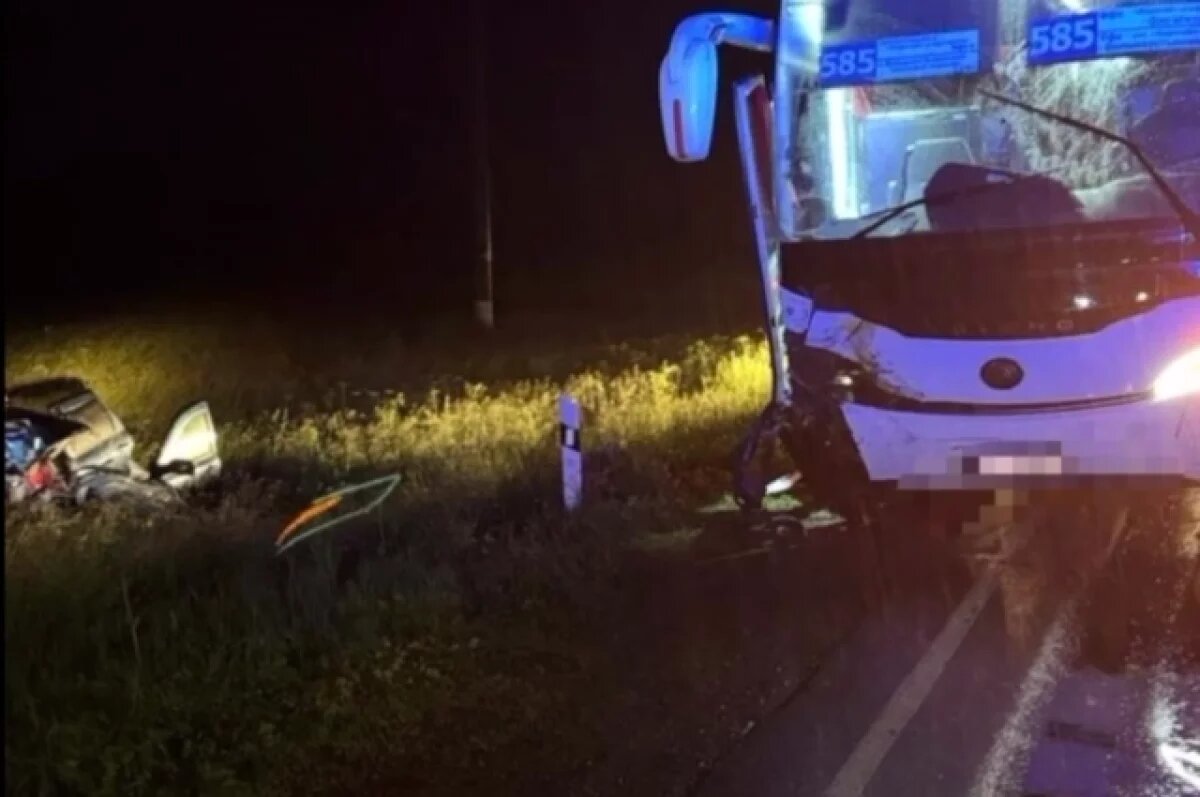    В ДТП с междугородним автобусом погибли 2 человека в Башкирии