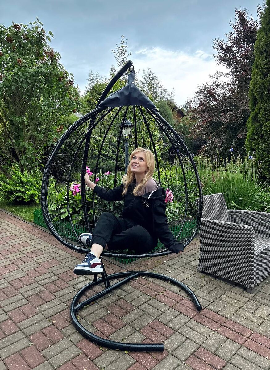 На фото: ведущая прогноза погоды на канале  "Звезда"  Ольга Паршина