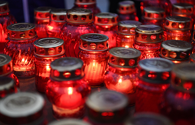 «Свеча Памяти» зажгли в Твери у обелиска Победы. Акция прошла по всей области