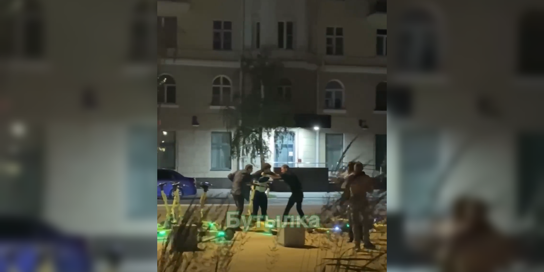 Как только мигранты-армяне стали проигрывать, сразу достали холодное оружие