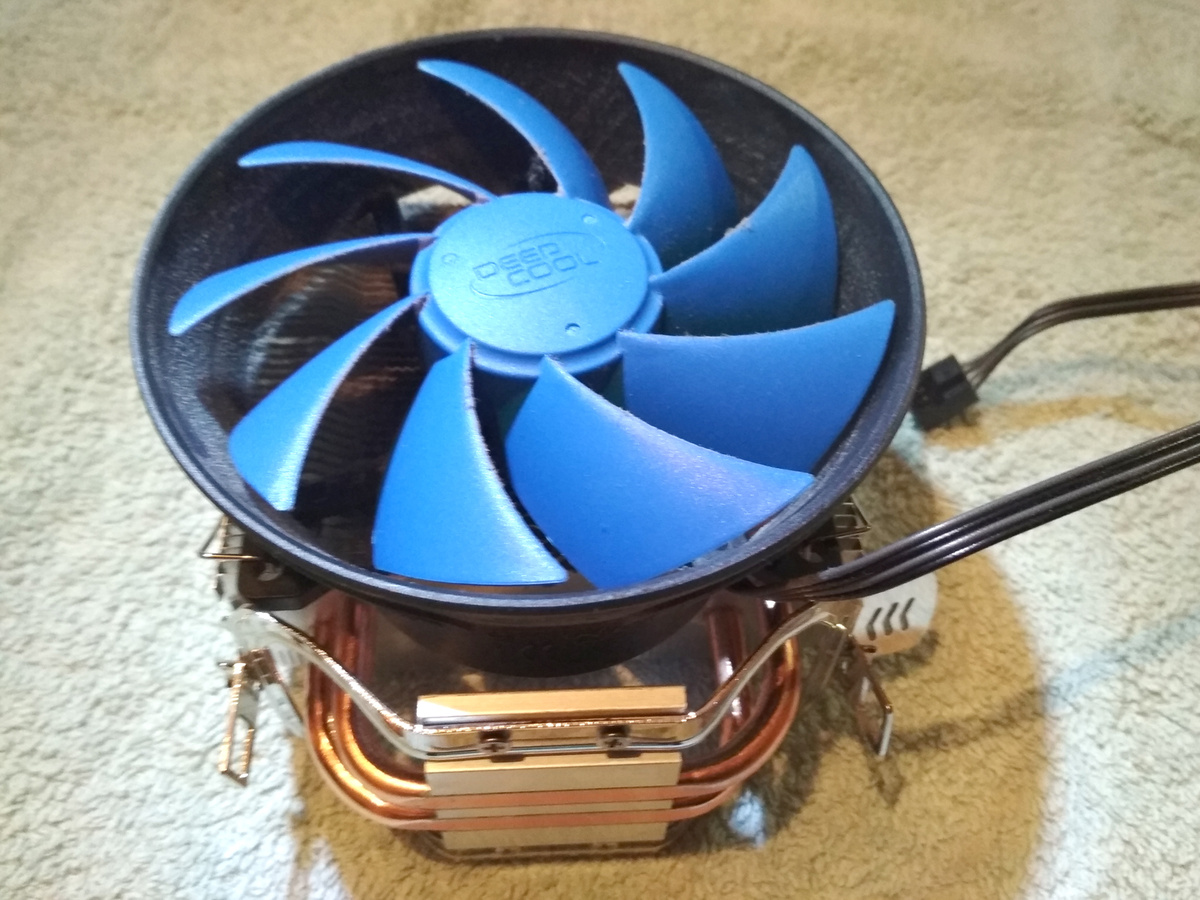 DEEPCOOL GAMMAXX 200T — мой кулер. Фото автора