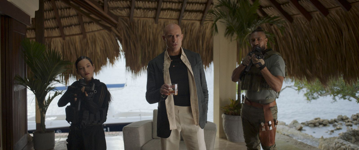 🎬 «Лига теней» — комедийный боевик, в котором всё держится на ребёнке и терпении зрителя