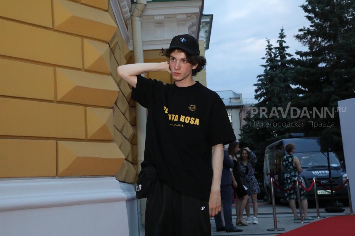    Роль сына русского олигарха Вани в фильме «Анора» стала международным прорывом в карьере Эйдельштейна