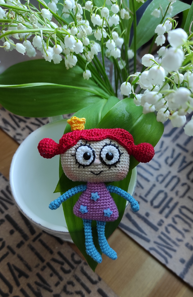 Сирени на снимках не нашла. Зато есть ландыши!