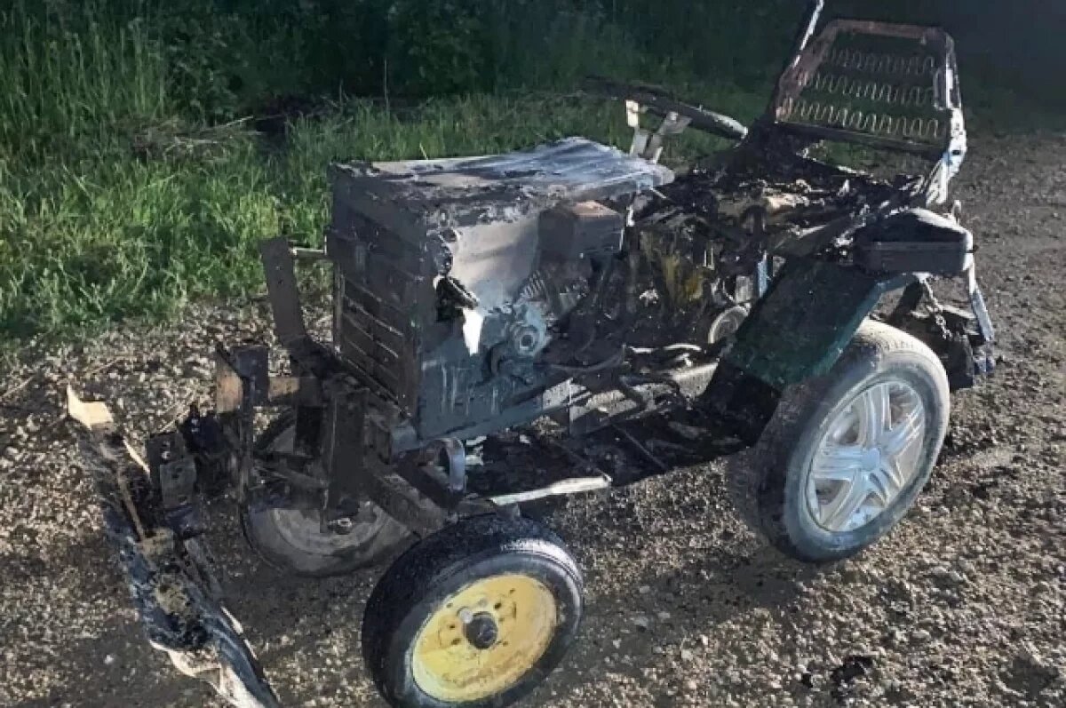    В Томской области мужчина пострадал при тушении горящего трактора