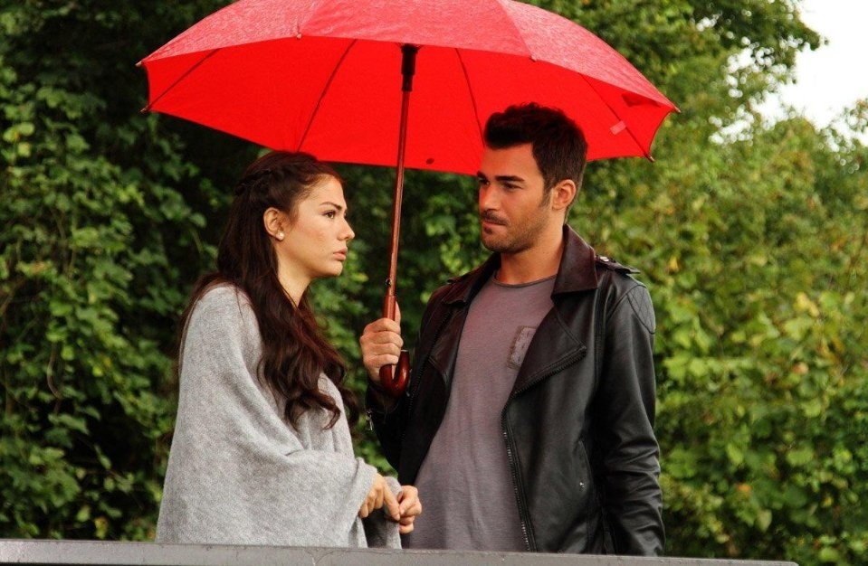 кадр из сериала "Запах клубники"