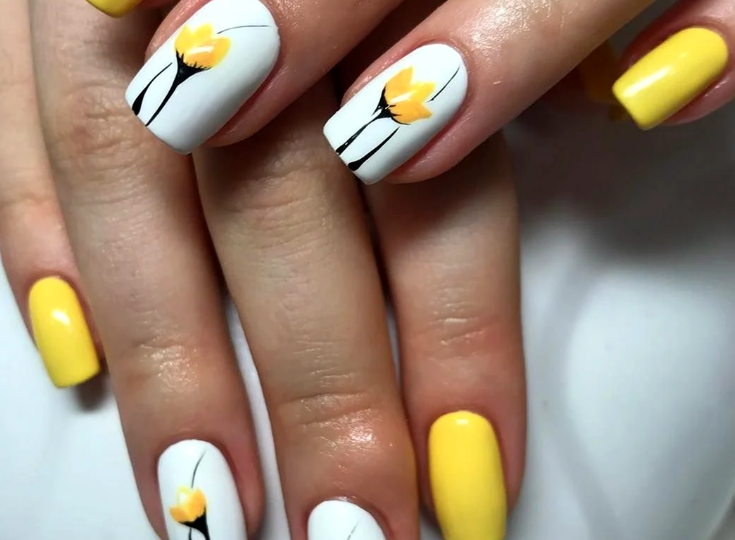💅 Маникюр, который освежает: какие цвета лака делают руки визуально моложе