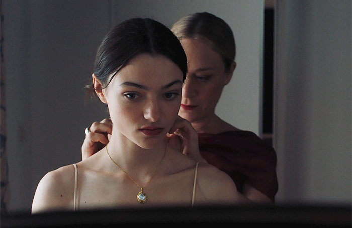    кадр из фильма «Здравствуй, грусть!»