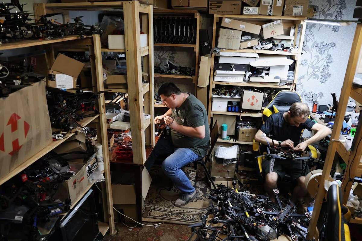 Дроны на Украине сейчас изготавливают в квартирах жилых домов.