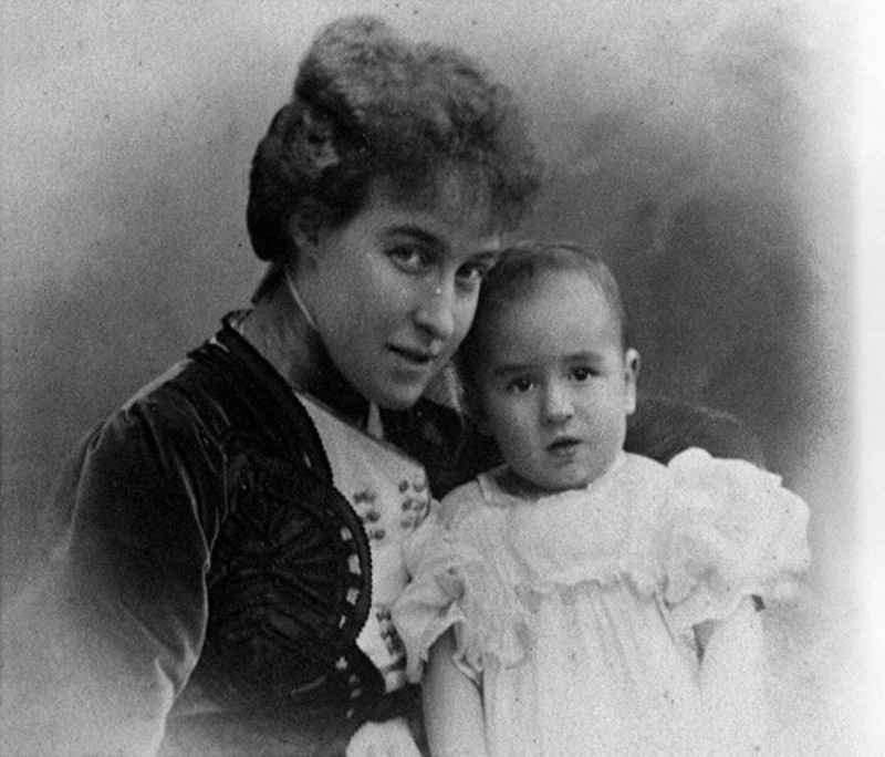  С сыном Амедео, герцогом Савойским.