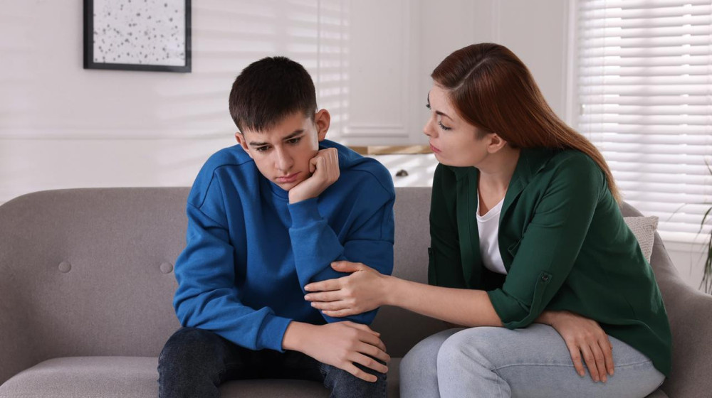    Почему подростки протестуют против контроля родителей