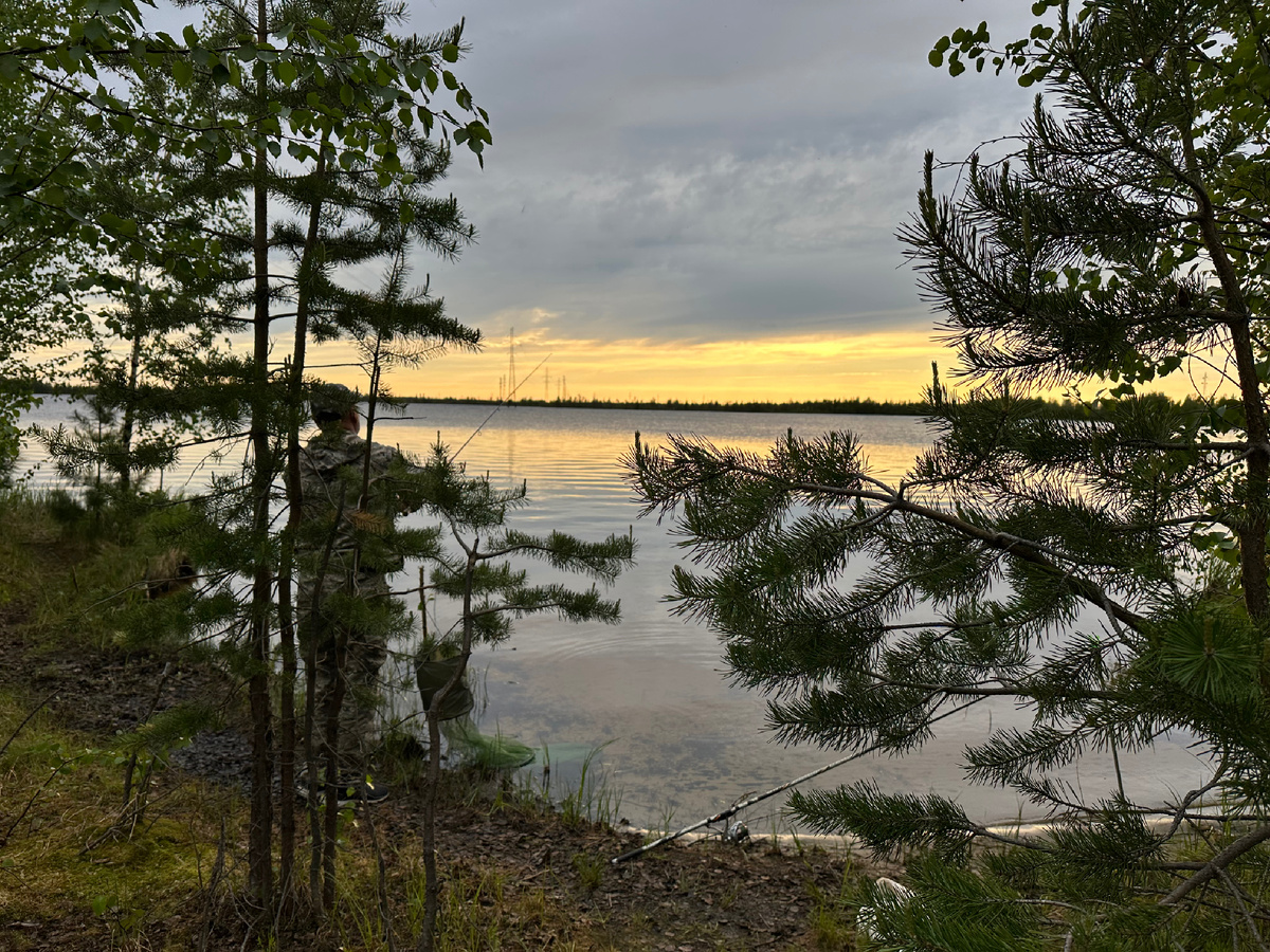 Рыбалка на озере.