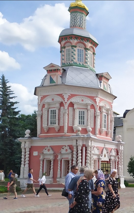 Успенская часовня над колодцем