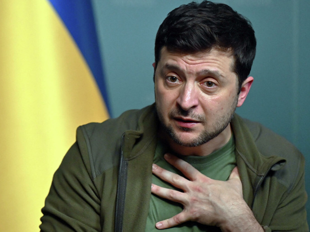 
­Украинцы - чужой народ для Зеленского, поэтому он будет уничтожать их до последнего...