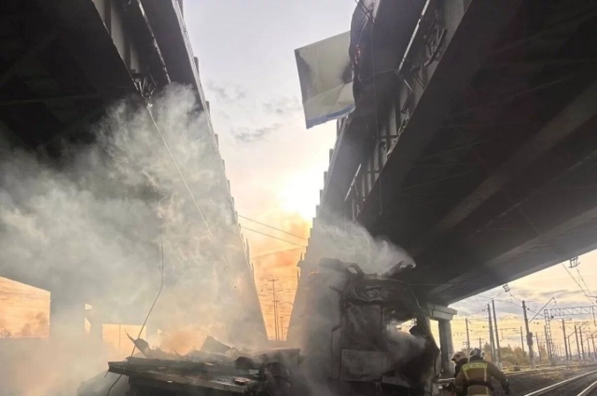    Горящая машина создала пятикилометровую пробку на КАД