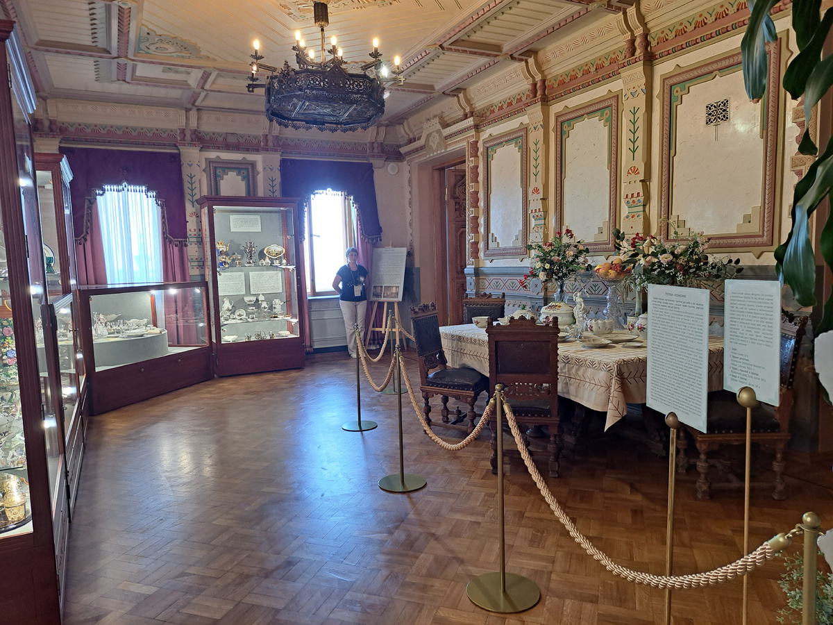 Нижний Новгород. Усадьба Рукавишникова. Стловая в русском стиле. Фото автора статьи