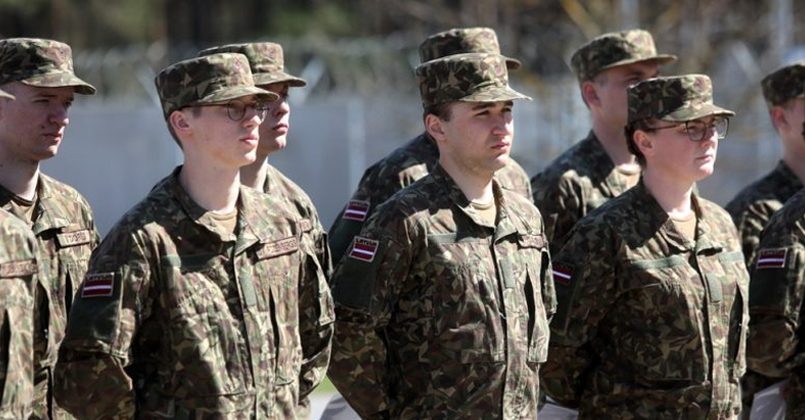 Латвия увеличила численность армии раньше запланированного срока