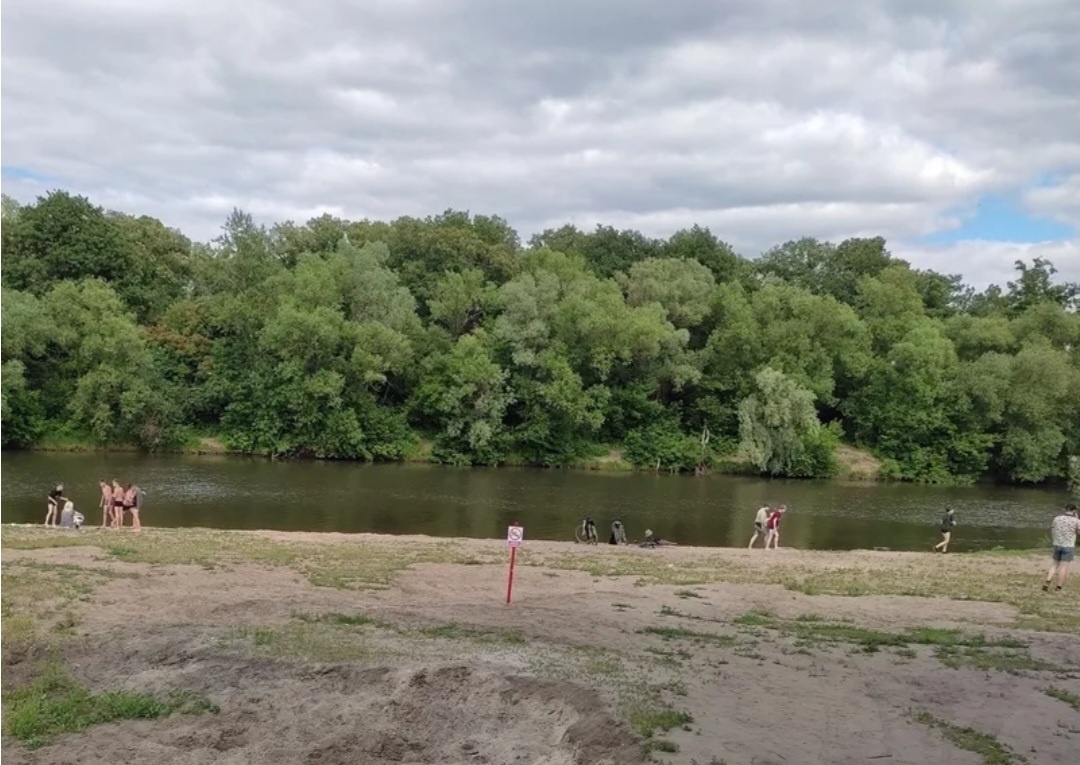 Когда же наши речки то почистят и позаботяться о них, чтобы были без бактерий