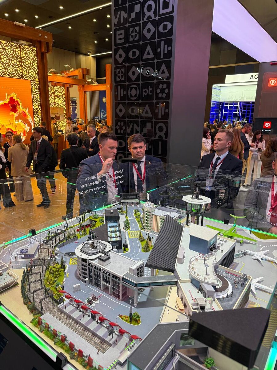 На полях ПМЭФ-2025, Санкт-Петербург 