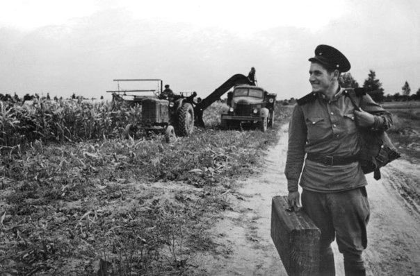 Солдат вернулся домой. 1945 год.