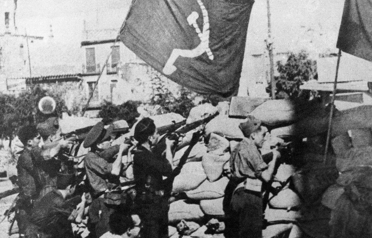 От героизма в Испании до командующего передовым округом СССР