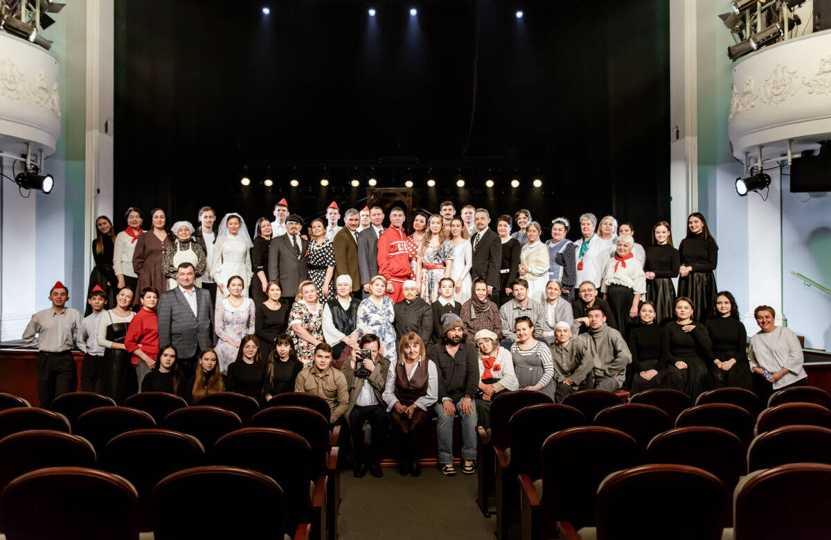 «Актеры учат меня думать по-новому, учить язык»Фото предоставлено пресс-службой Альметьевского драмтеатра