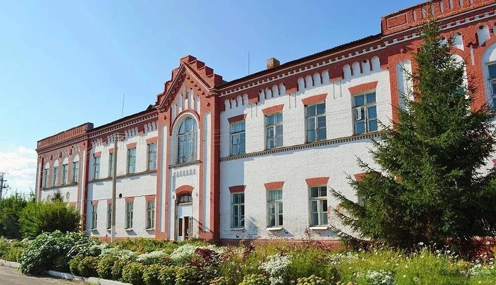 Больница в Тëткино, до разрушения