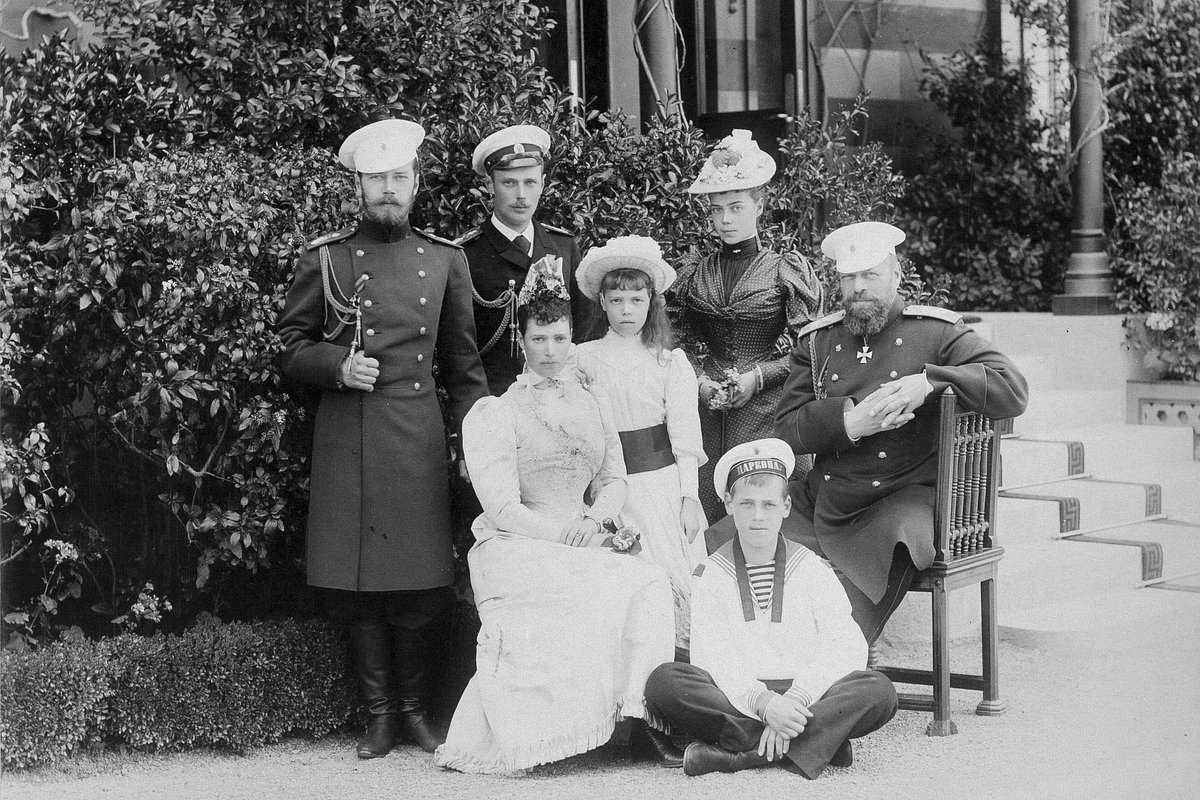 Семейная фотография Романовых