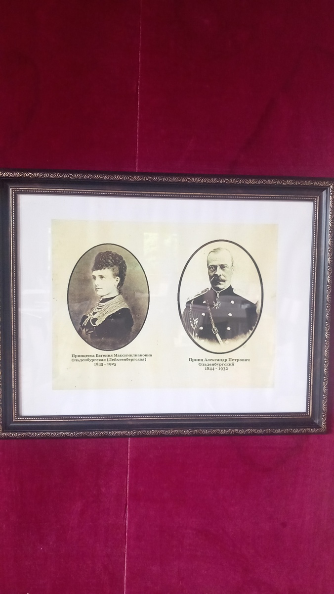 Стены ресторана. Фото автора.