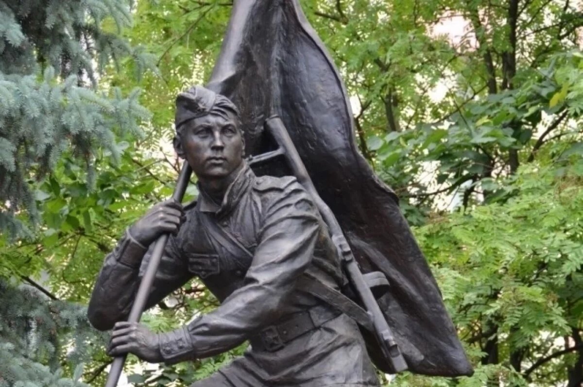    Памятник герою открыли 22 июня.