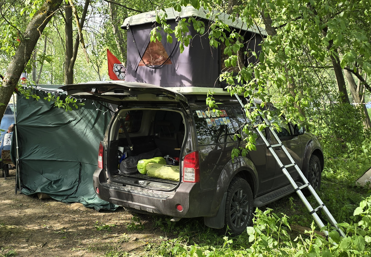 Вход в палатку