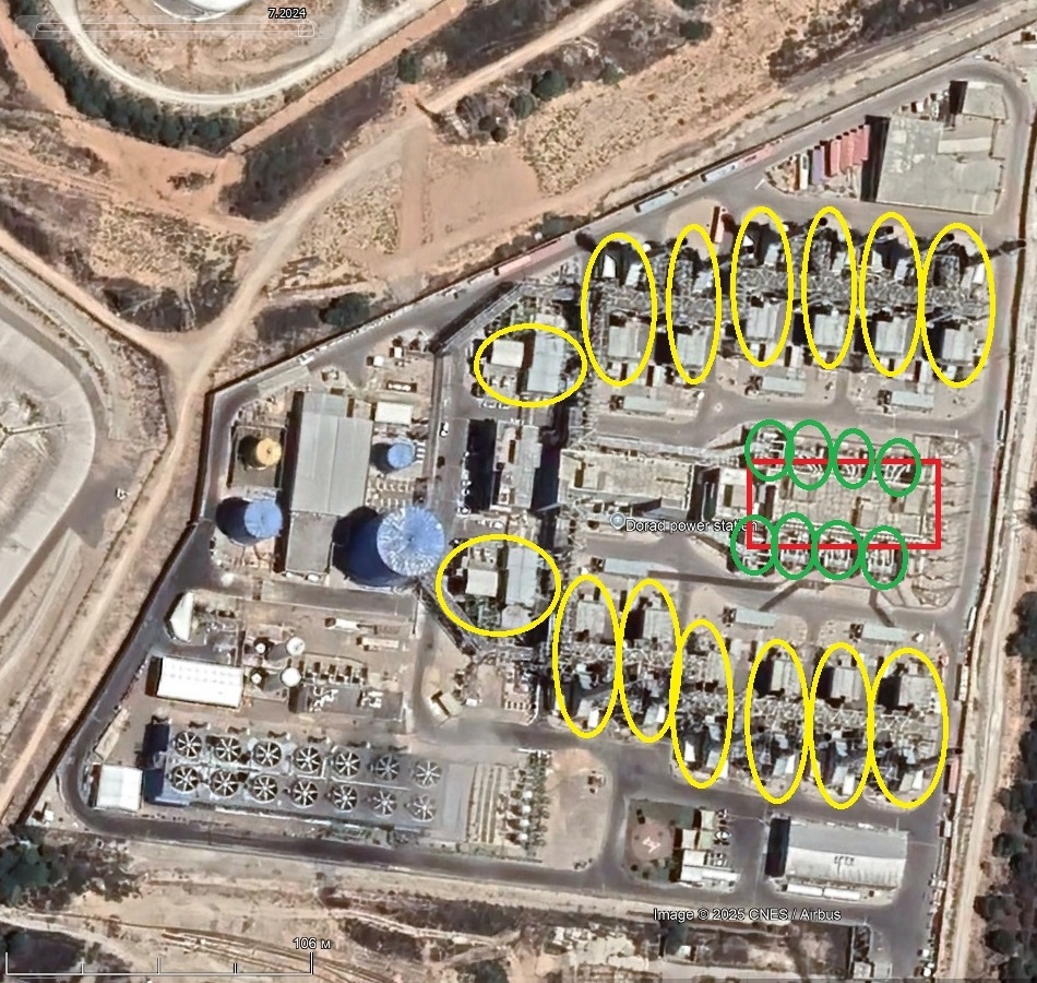 Жёлтым обведены энергоблоки, зелёным – генераторные трансформаторы, красным - КРУЭ