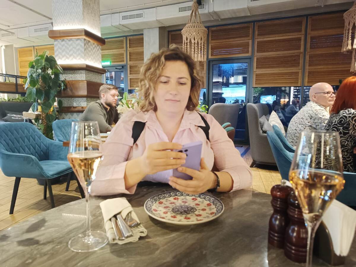 Это я на свой ДР в марте в кафе. В корсете... В нем я была до самого июня.