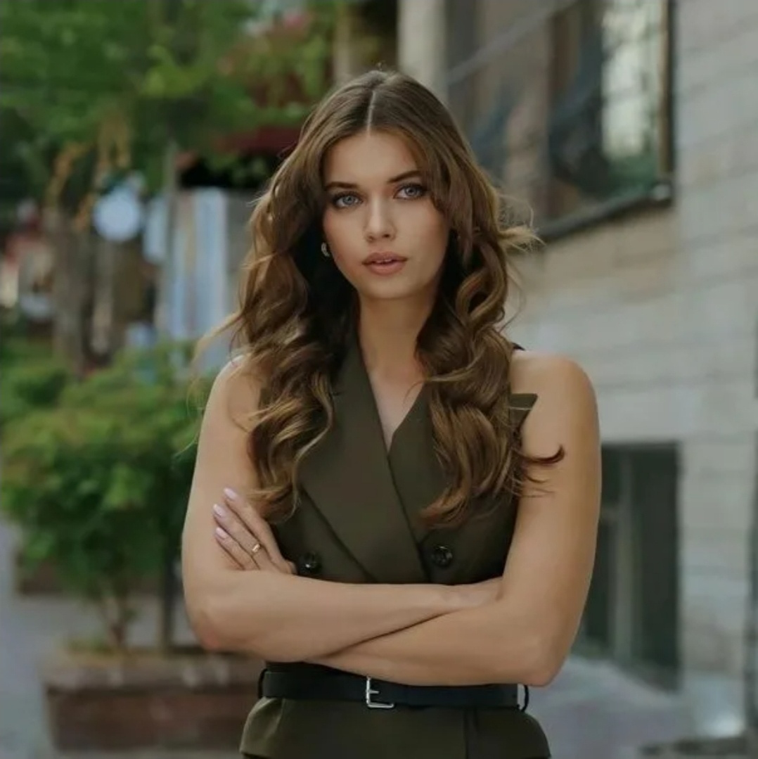 Кадр из сериала "Зимородок"