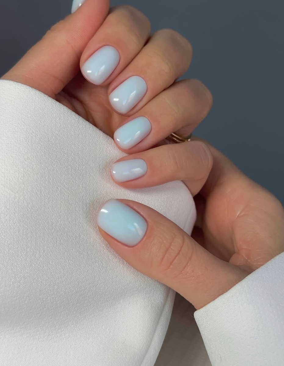 Один из трендов маникюра в этом сезоне  по версии Vogue Arabia. Мастер: Megan Rose.